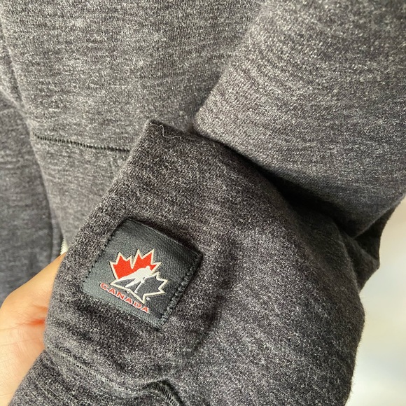 Nike Canada Hockey Zip-up - Picture 5 of 5